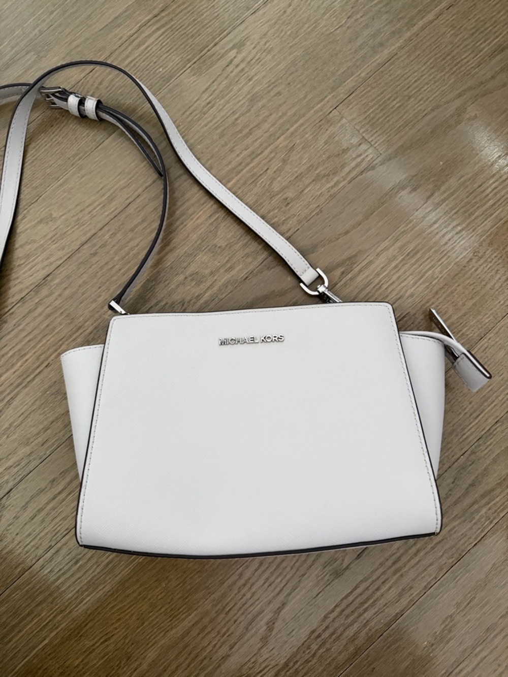 Michael Kors Selma Medium Saffiano Leather Crossbody Bag Light Gray
